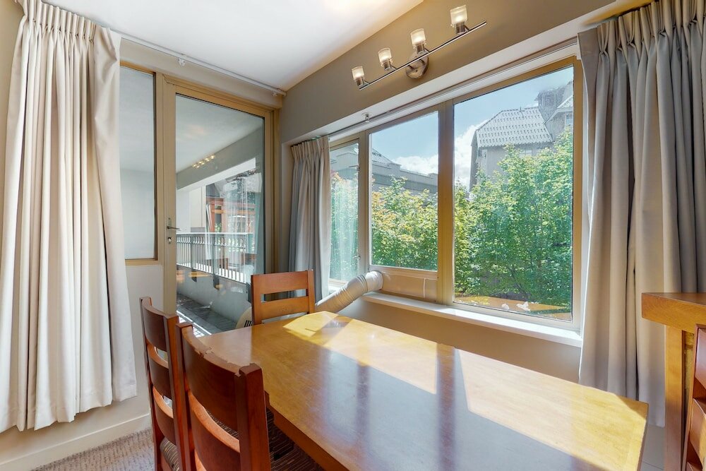 Фото Whistler Peak Lodge