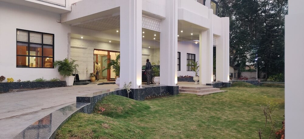 Фото Radiant Globus Hotel