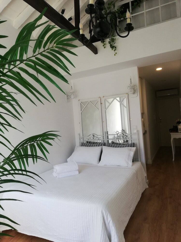 Фото Red House by the River