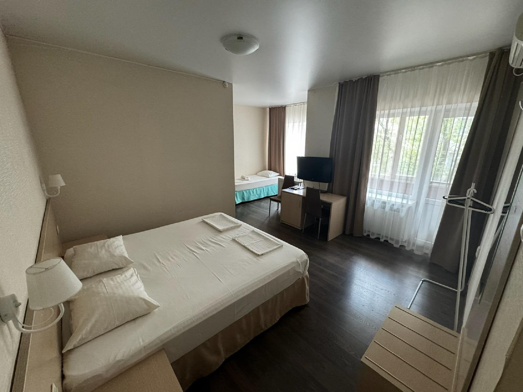 Фото отеля 2