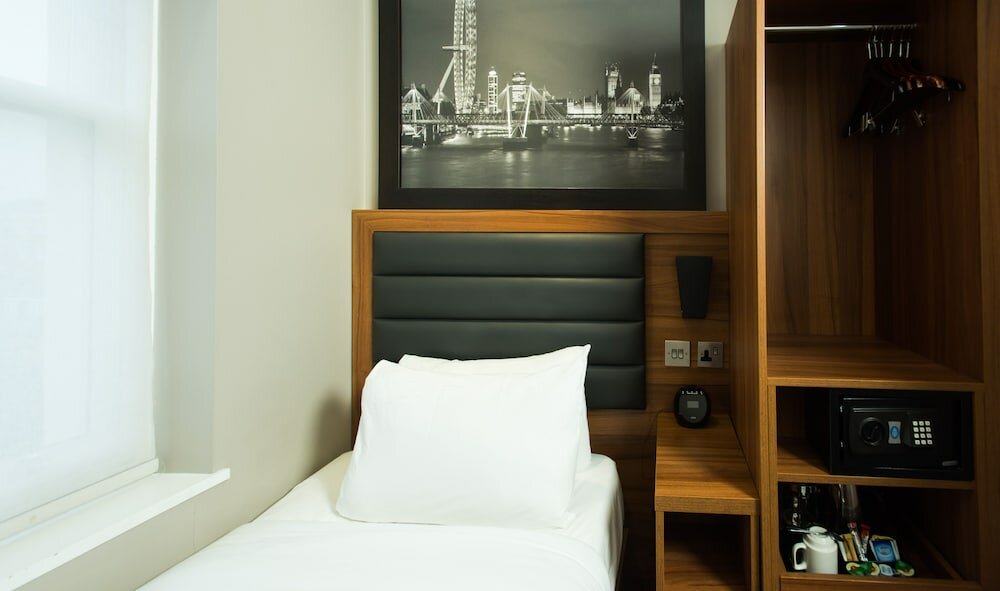 Фото London Court Hotel