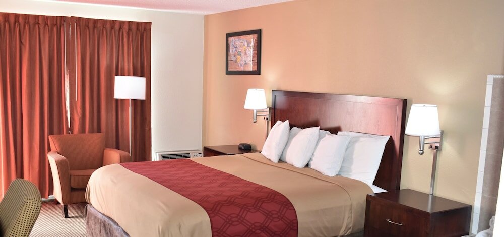 Фото Bridge Views Inn