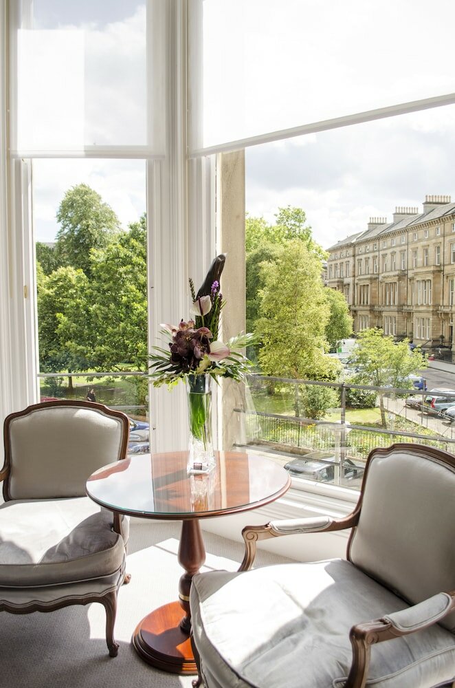 Фото The Bonham Hotel