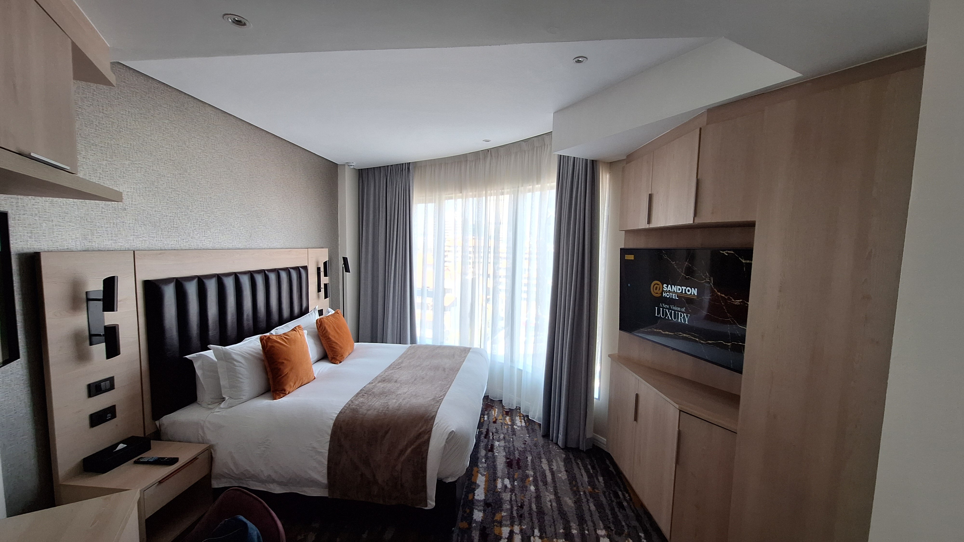 Фото @Sandton Hotel