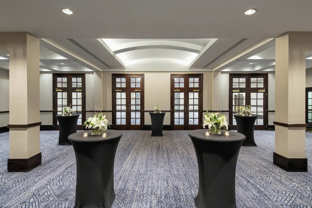 Фото Sheraton Norfolk Waterside Hotel