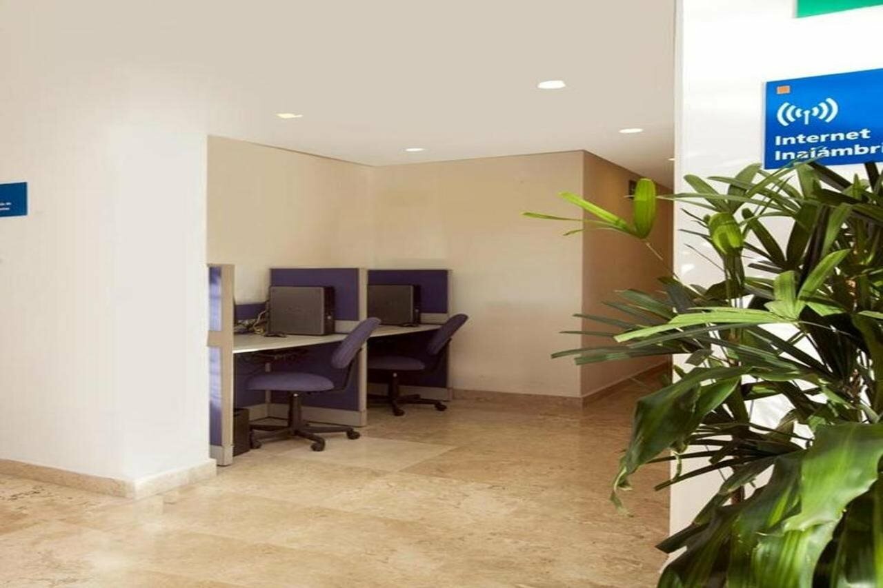 Фото One San Luis Potosi Glorieta Juarez