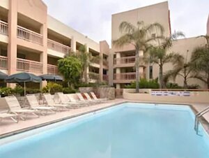 Гостиница Ramada by Wyndham Hawthorne Lax La Stadium