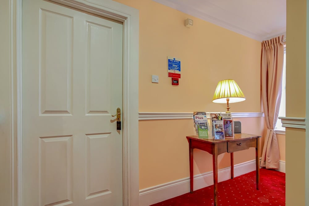 Фото Oyo Avenue House