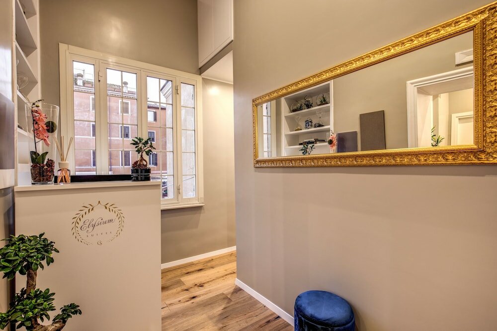 Фото Elysium Suites