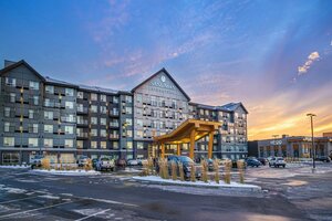 Гостиница Sandman Signature Ottawa Airport Hotel