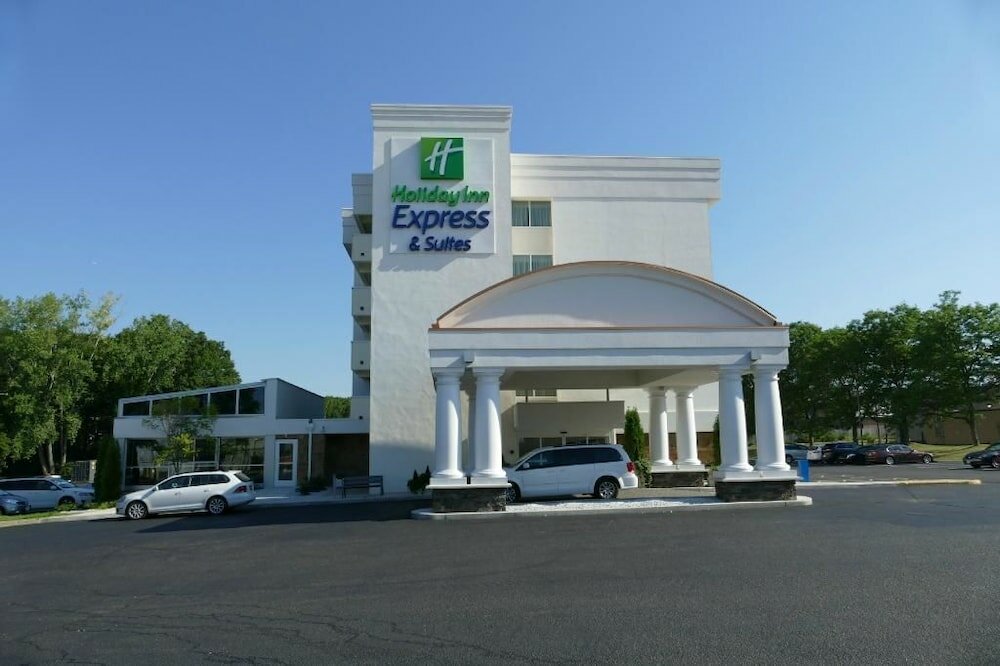 Фото Holiday Inn Express & Suites Milford, an Ihg Hotel