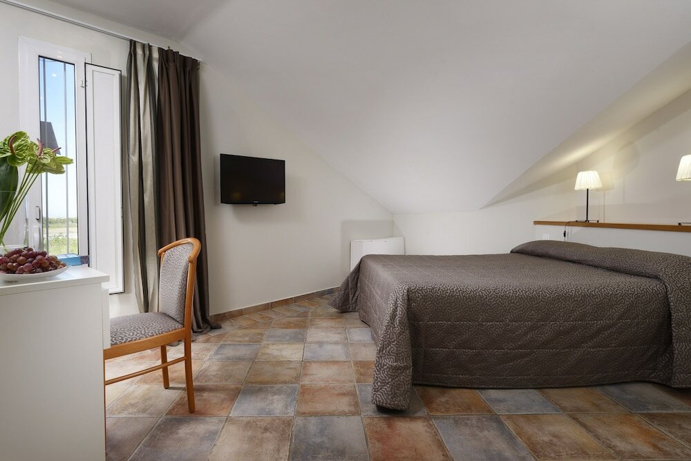 Фото Isola Sacra Rome Airport