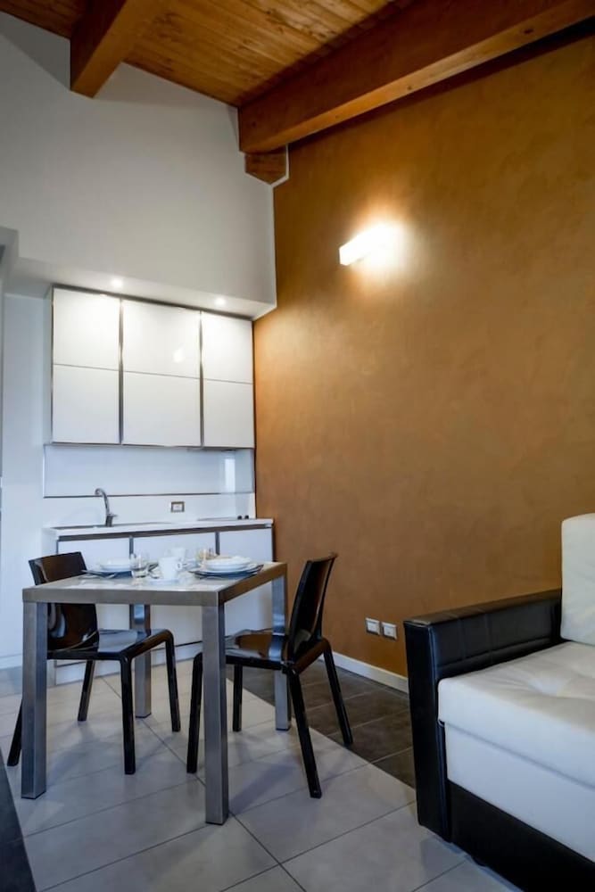 Фото Atmosphere Suite Hotel