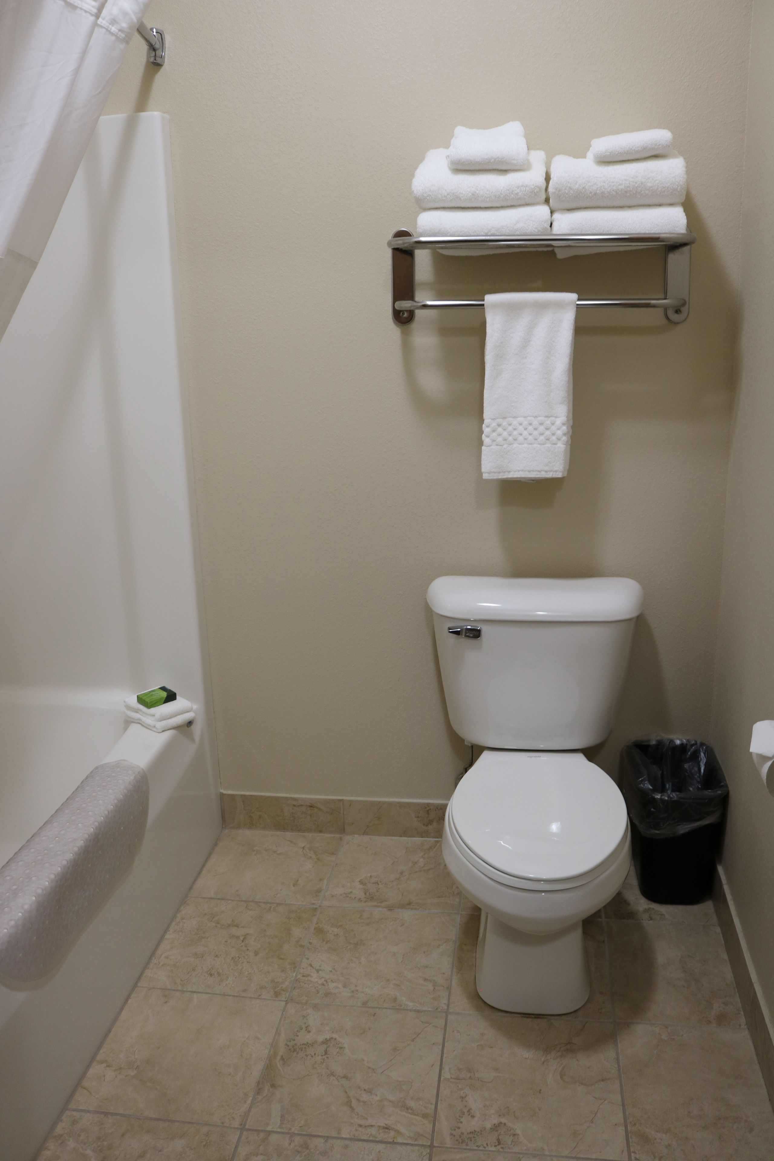 Фото Rock Island Inn & Suites