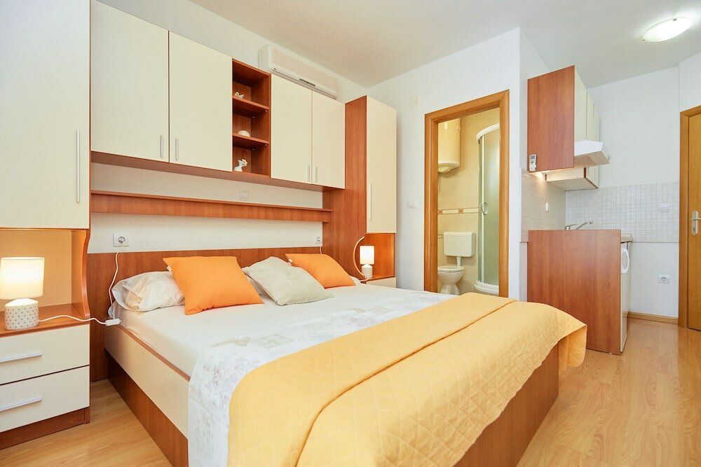 Фото Apartments Zelic Tucepi