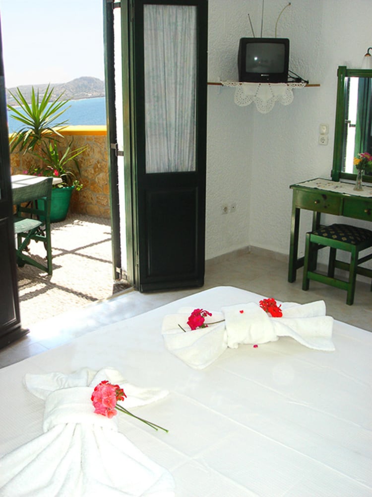 Фото Finiki View Hotel Apartments