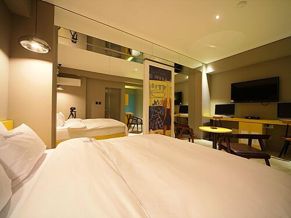 Фото Gaeul Sinchon