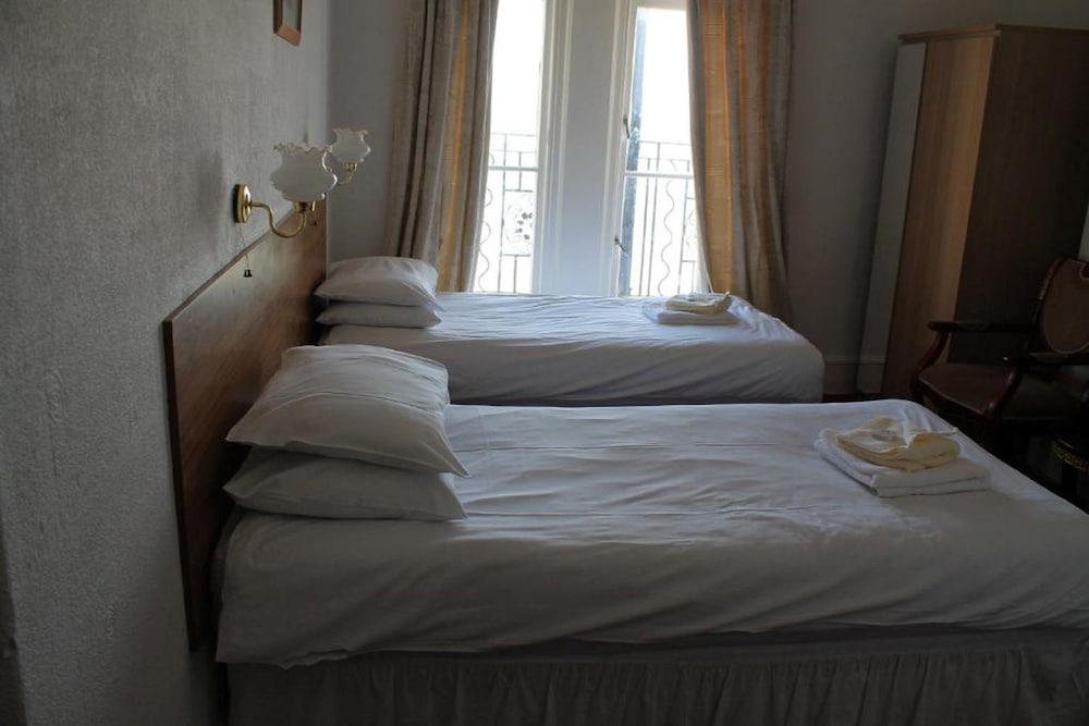 Фото The Glastonbury Hotel