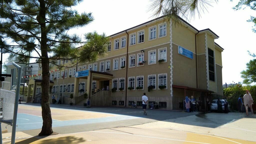 Primary school Lieutenant Refik Cesur Primary School, Izmit, photo