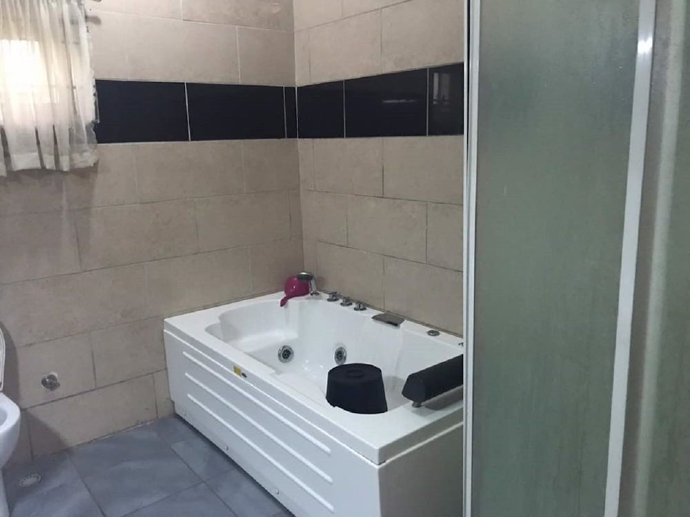 Фото Diplomatic Suites