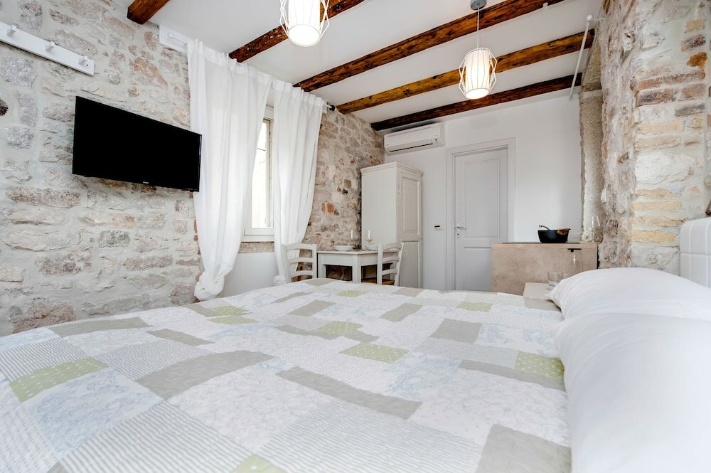 Фото Apartment and Studio Ca 3 Vie