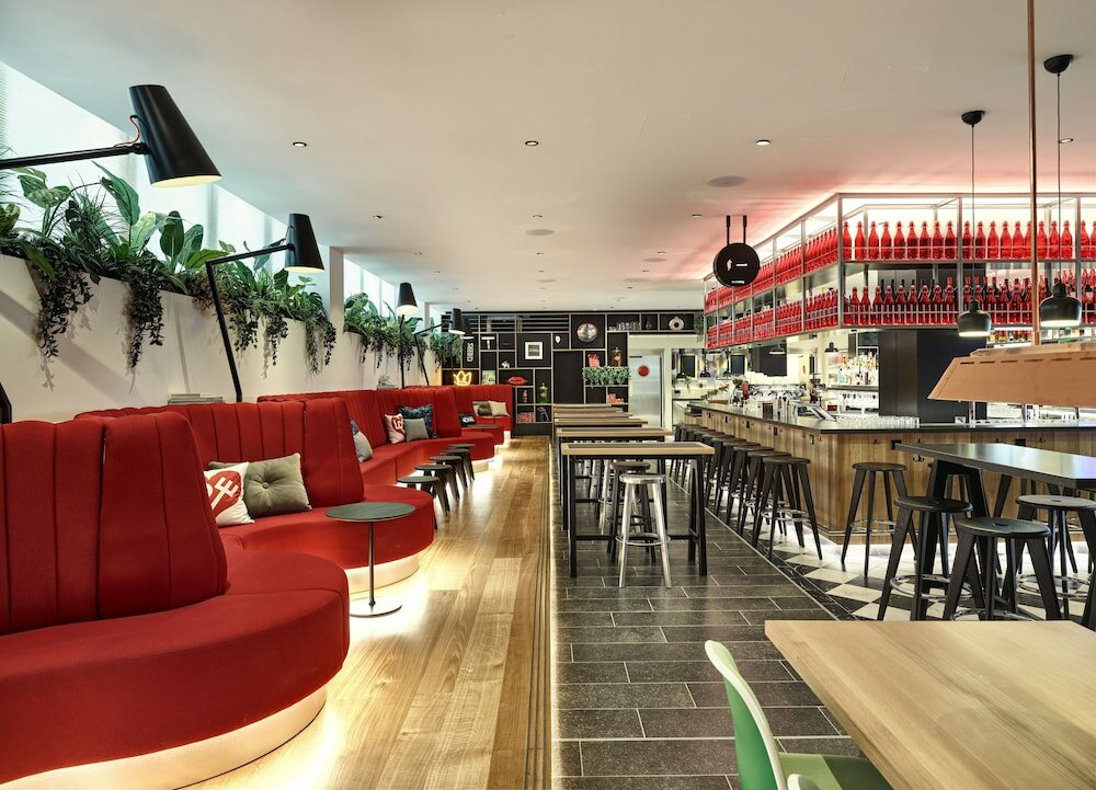 Фото CitizenM London Victoria Station