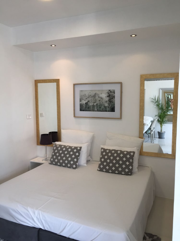 Фото Greenways Beach House