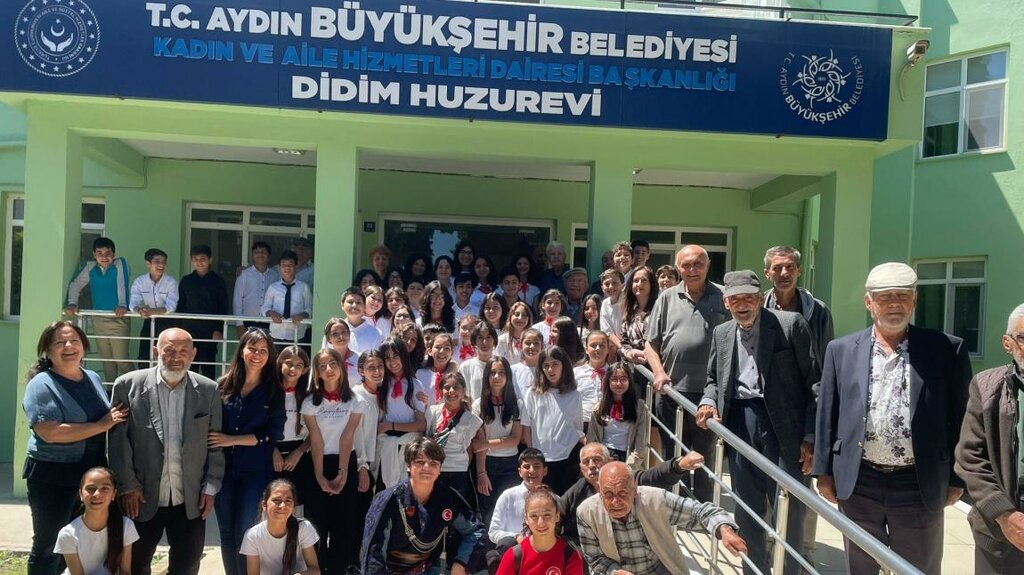 School Didim Selcuk Ozsoy Middle School, Didim, photo