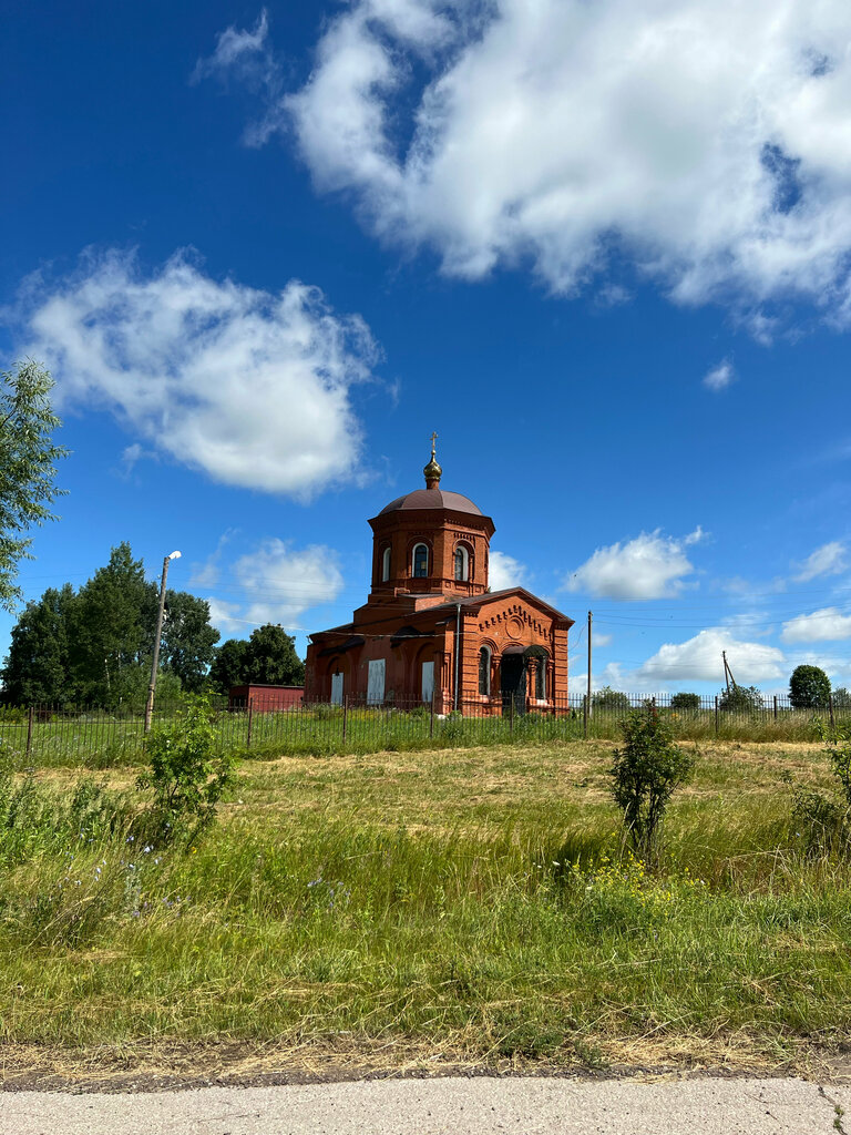 كنيسة أرثوذكسية Mikhaila Arkhangela v Ploskom Church ، مقاطعة أوريول، صورة