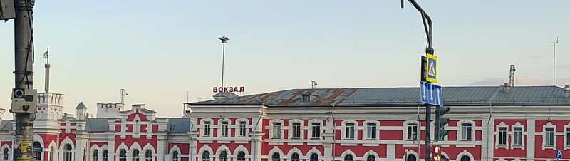 Жамбастарын жайып жатқан қисық әйелдердің суреті