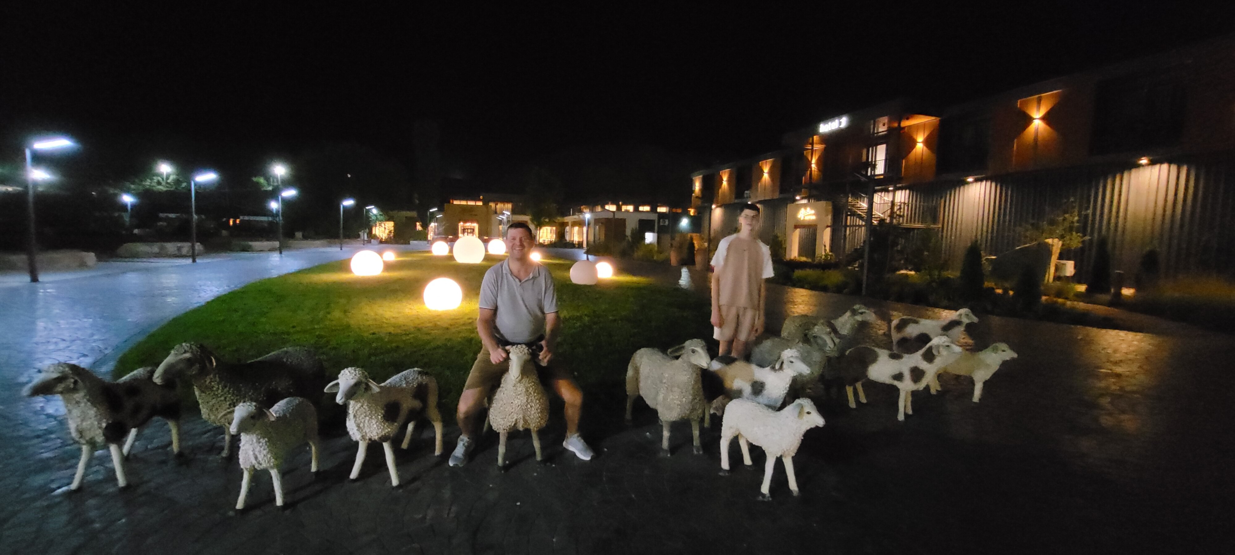 Фото У Хабиба