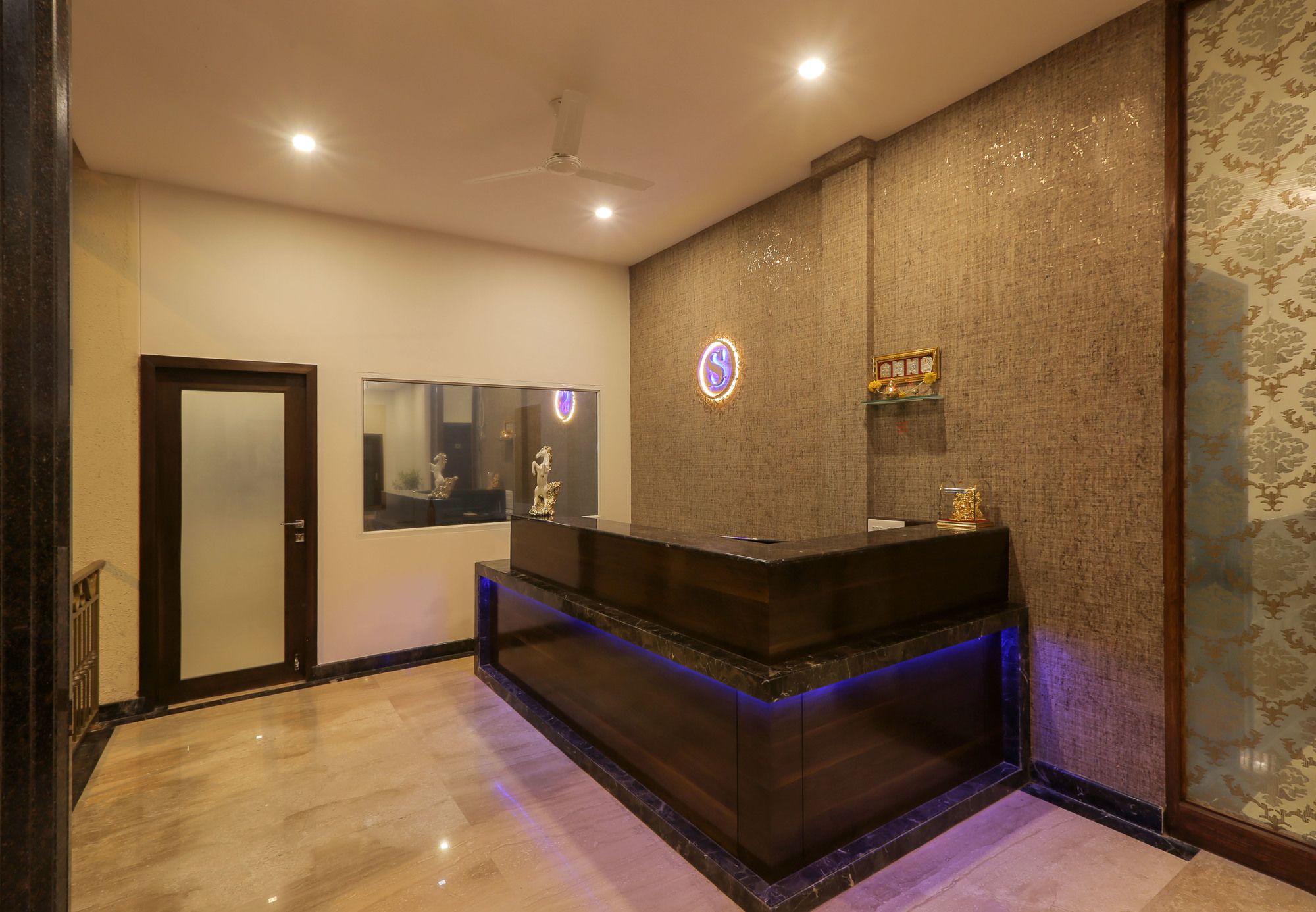 Фото Hotel Samrat