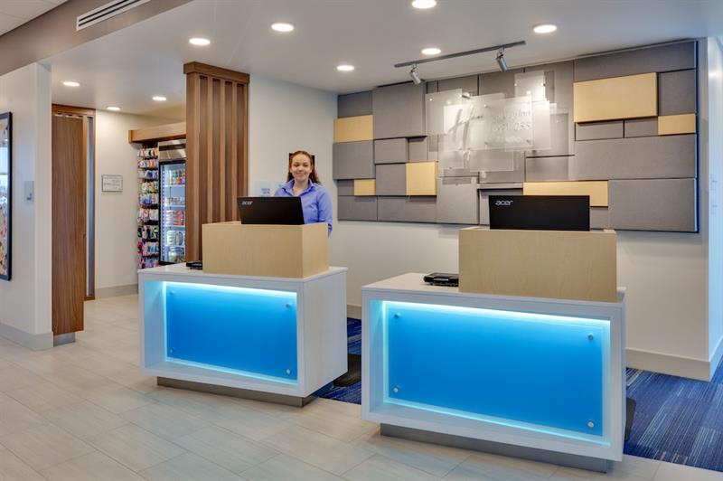 Фото Holiday Inn Express & Suites Plano East - Richardson, an Ihg Hotel