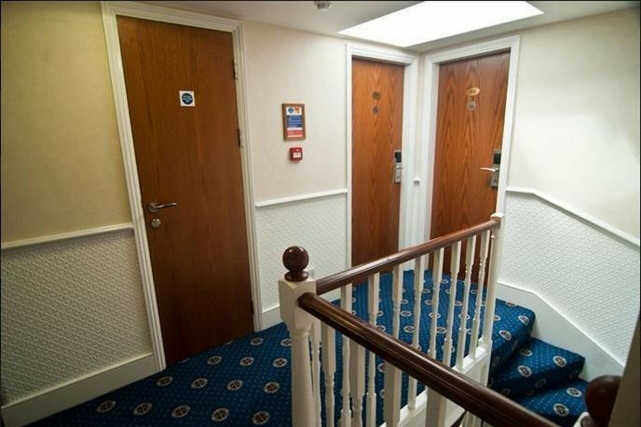 Фото Orchard Hotel