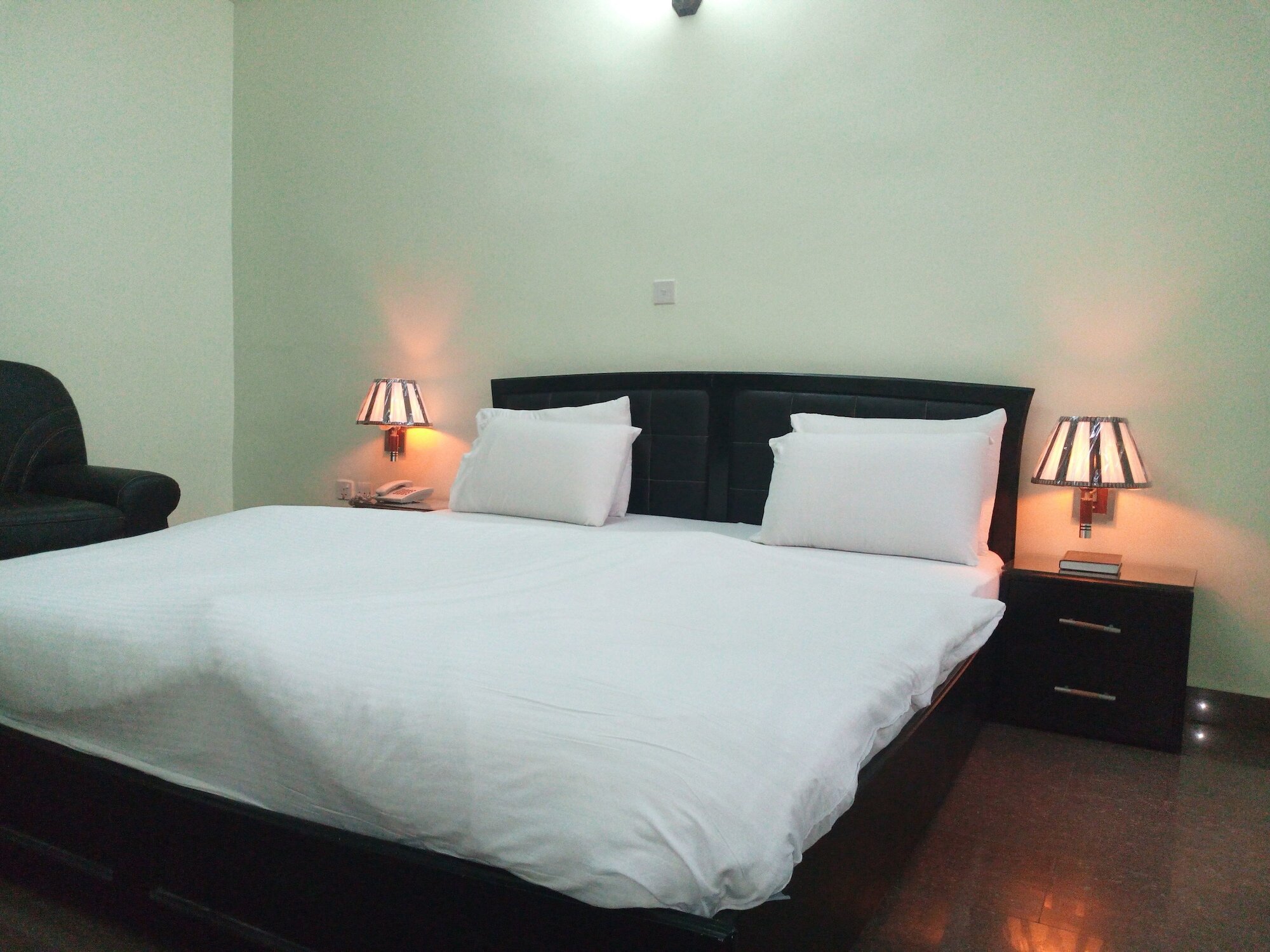 Фото отеля 2