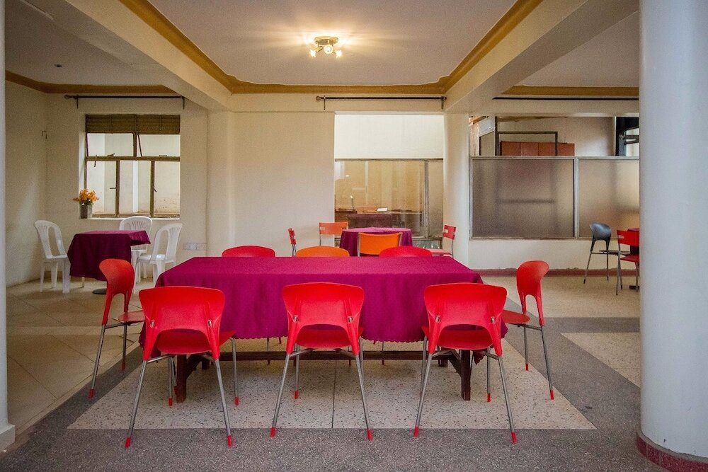 Фото Makerere Serene Hotel