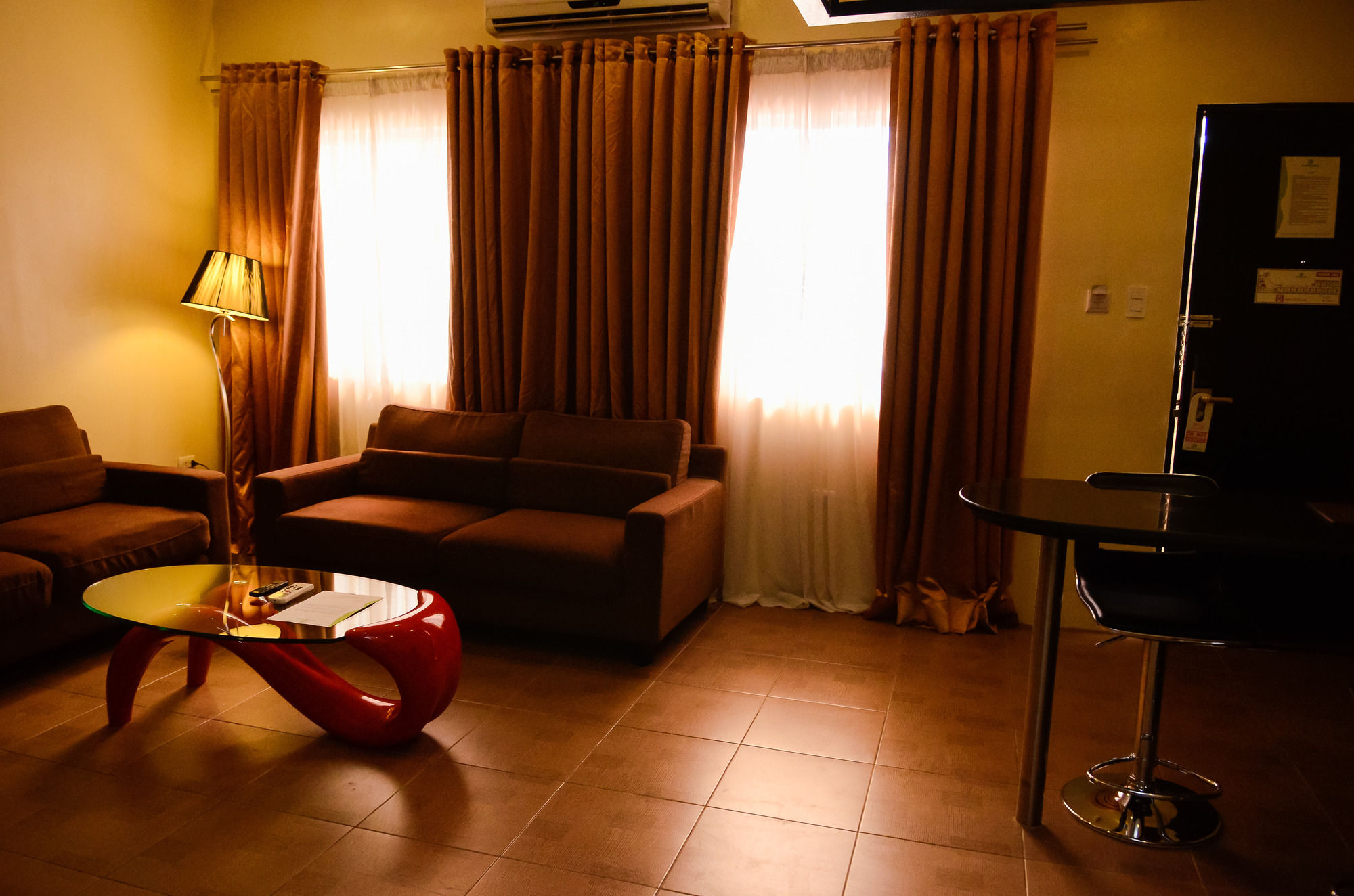 Фото Sun City Suites