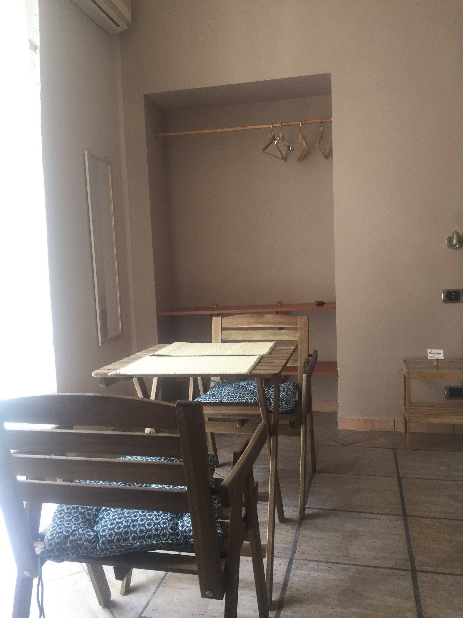 Фото Naples to live