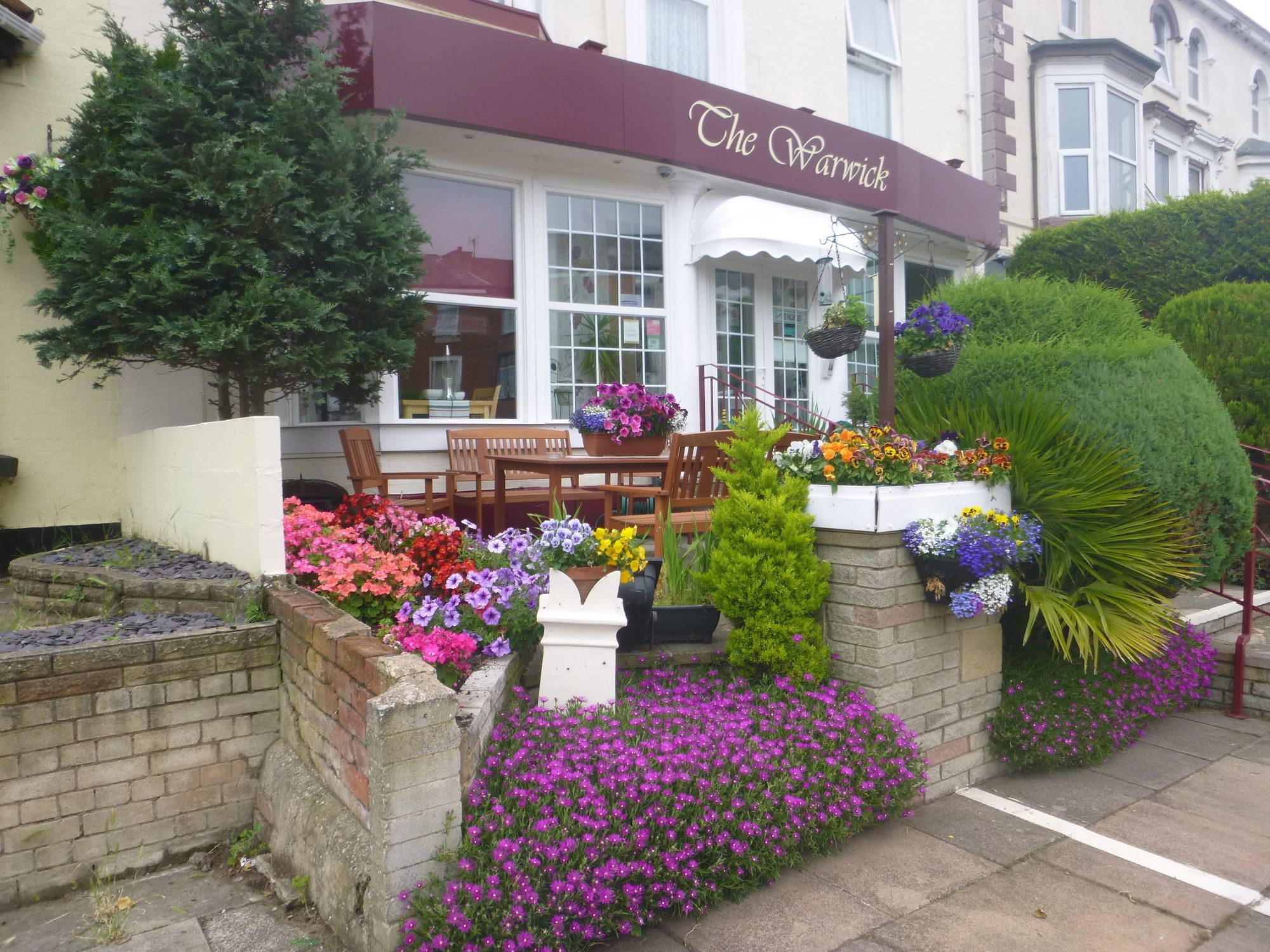 Фото The Warwick Southport