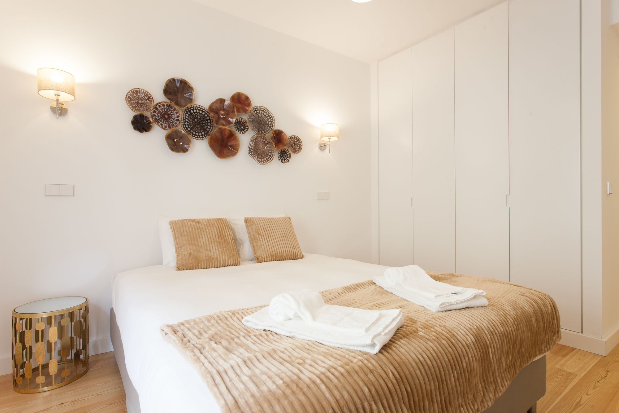 Фото Mouraria Blue Three-Bedroom Apartment w Parking - by Lu Holidays