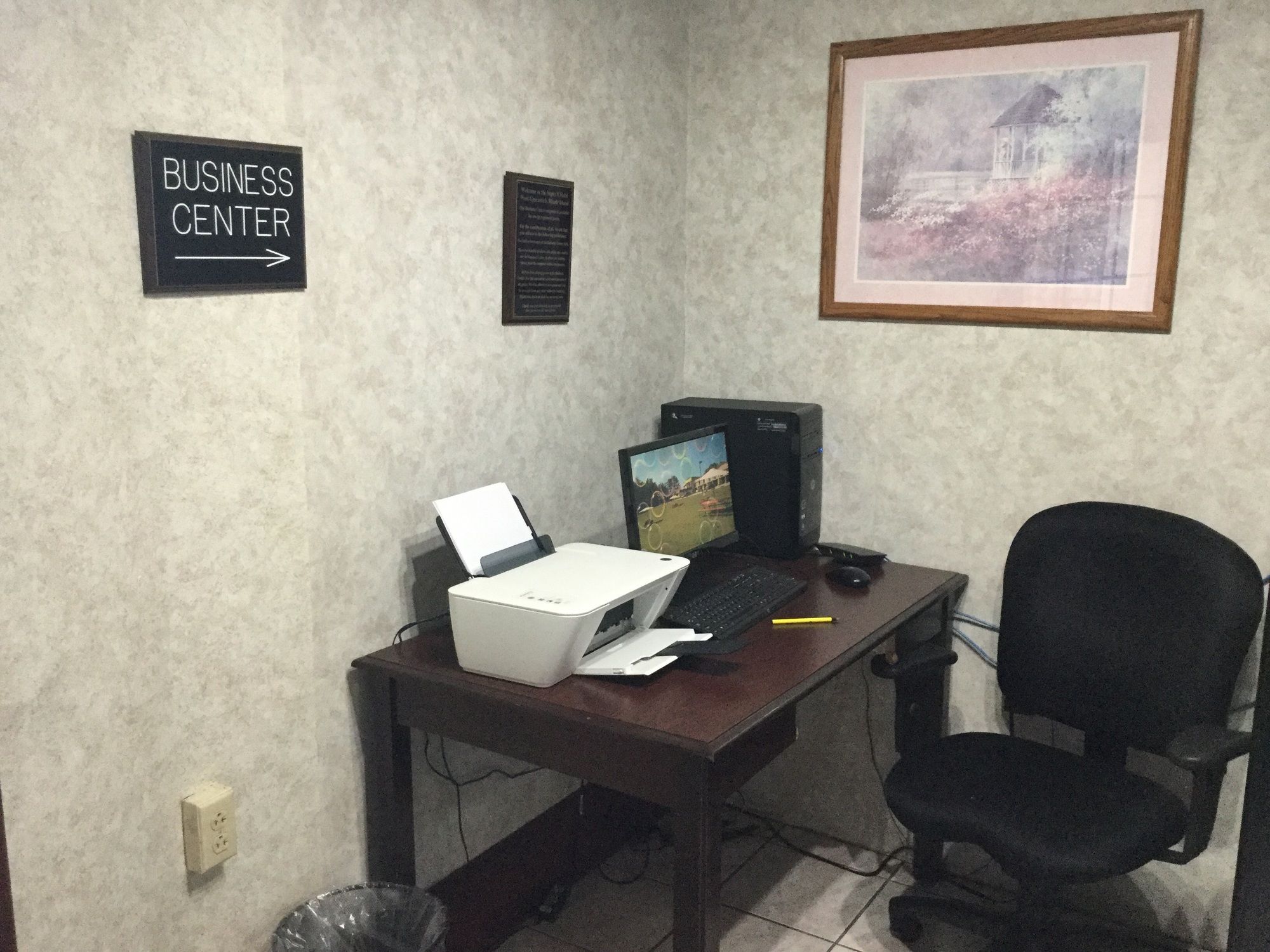 Фото Super 8 by Wyndham West Greenwich/Providence