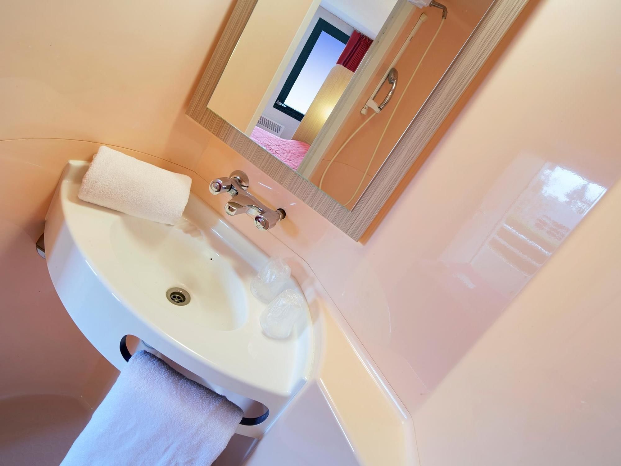 Фото Premiere Classe Blois Nord