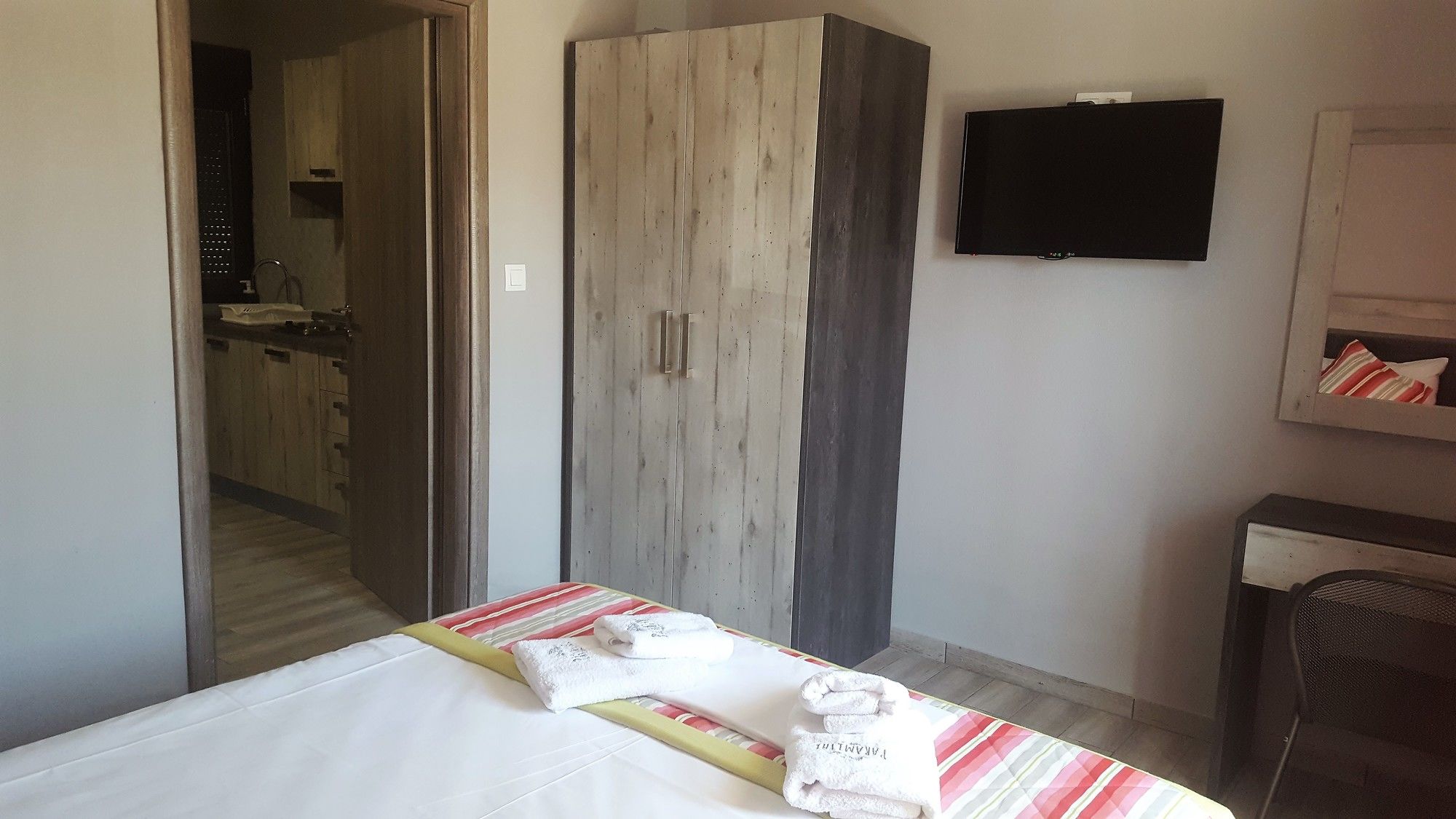 Фото Paramithi Luxury Apartments