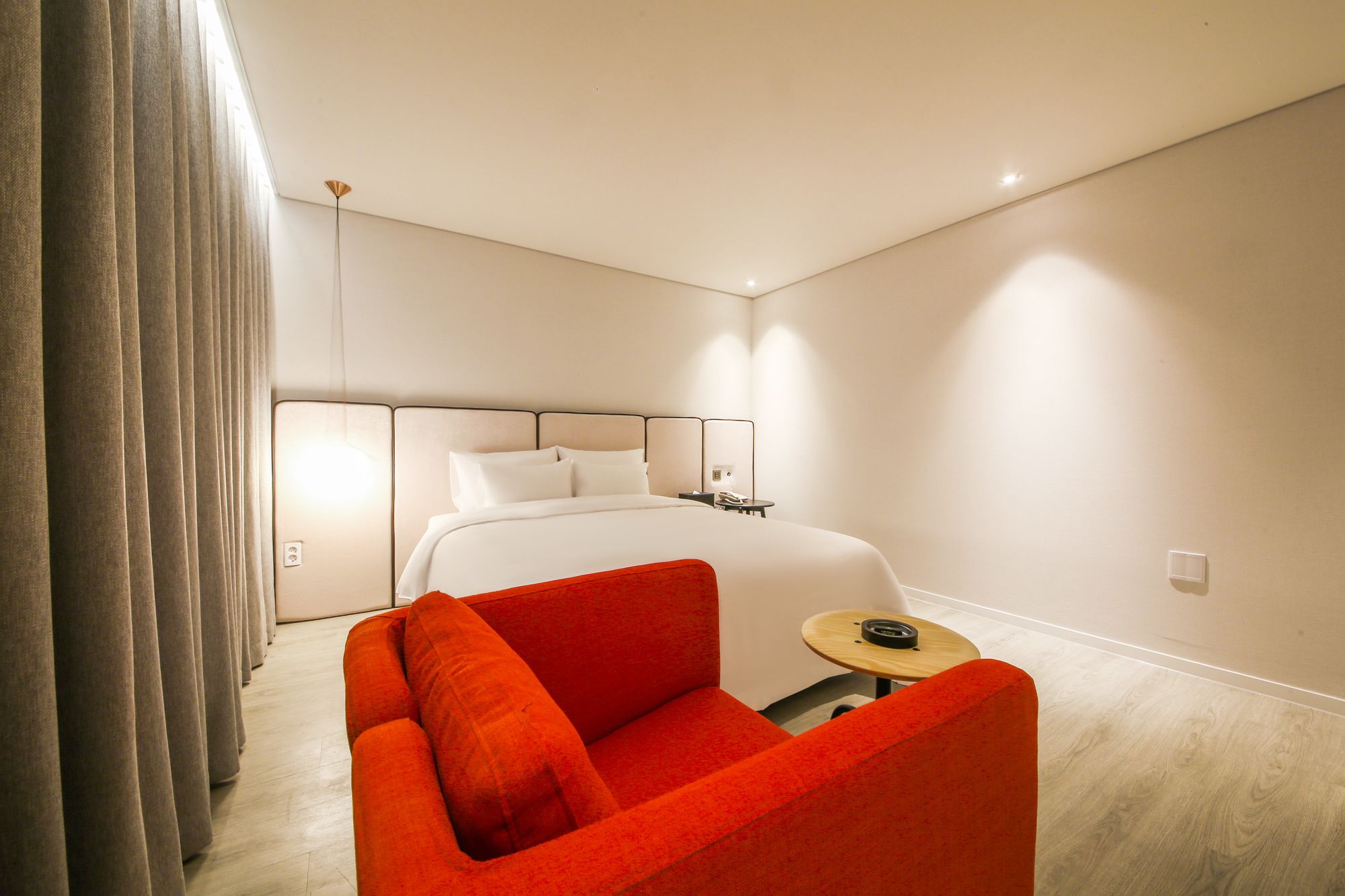 Фото Hotel Londoner Yongwon