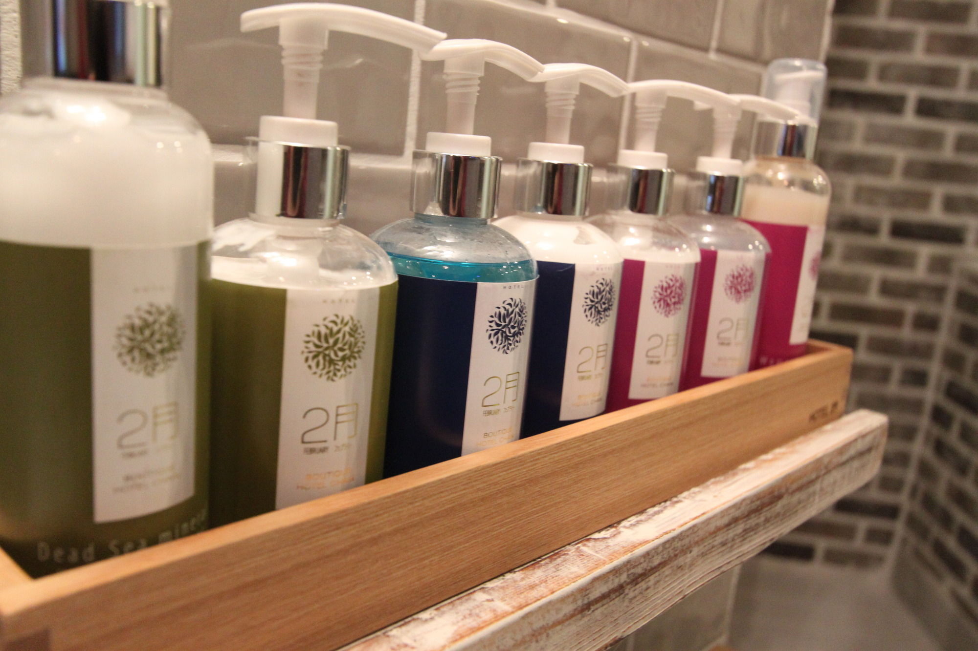 Фото February Hotel Hwanggeum