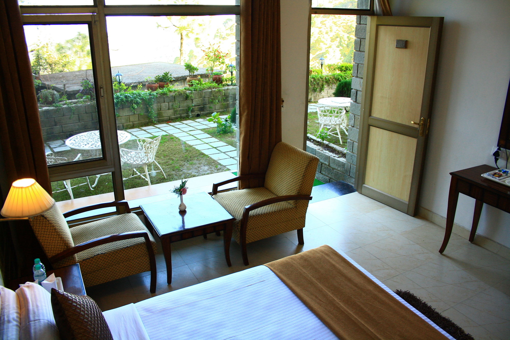 Фото Kasauli Castle Resort