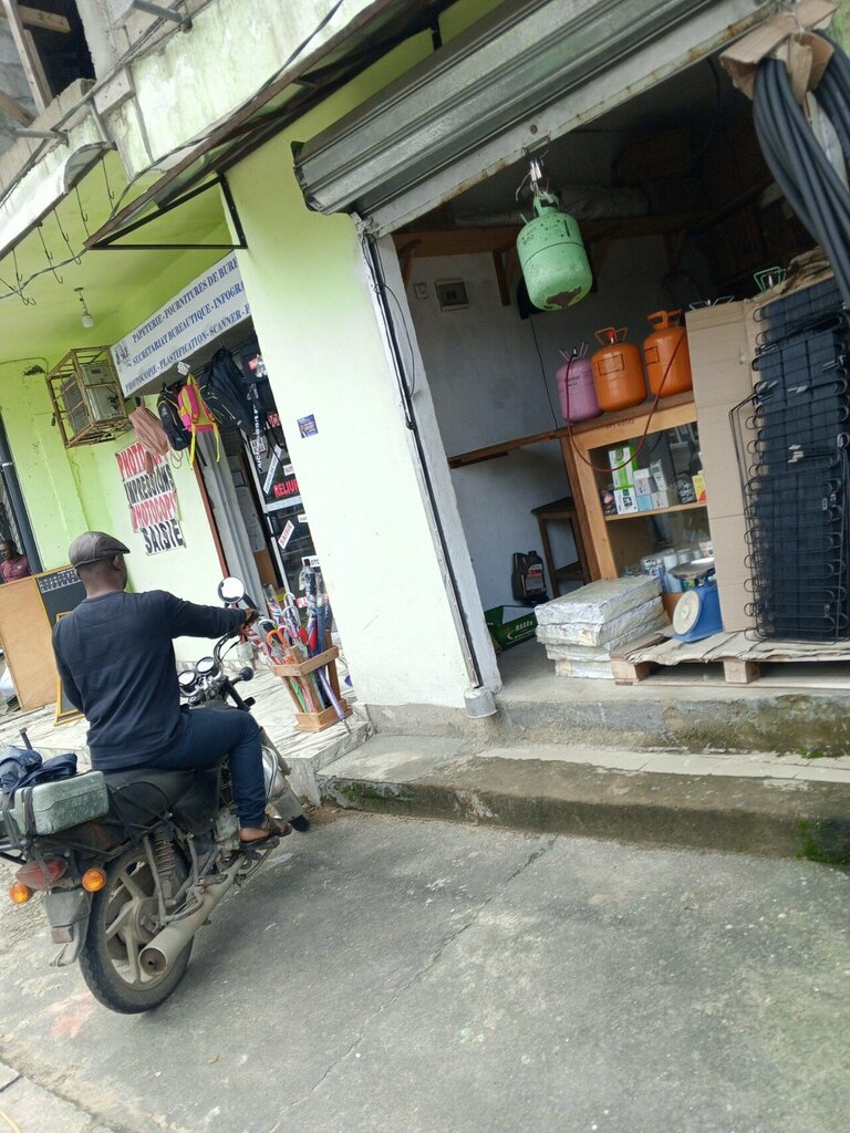 Plumbing shop Matériel de Plomberie, Douala, photo