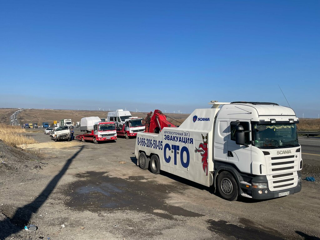 Avtomobillərin evakuasiyası Эвакуация авто, Rostov vilayəti, foto