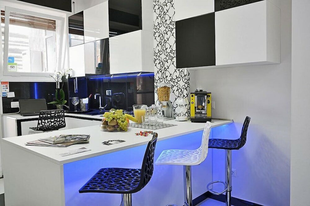 Фото Black & White G&g