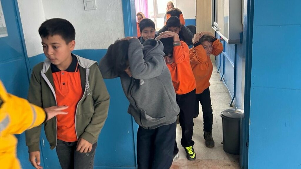 School Firinli Middle School, Bayindir, photo